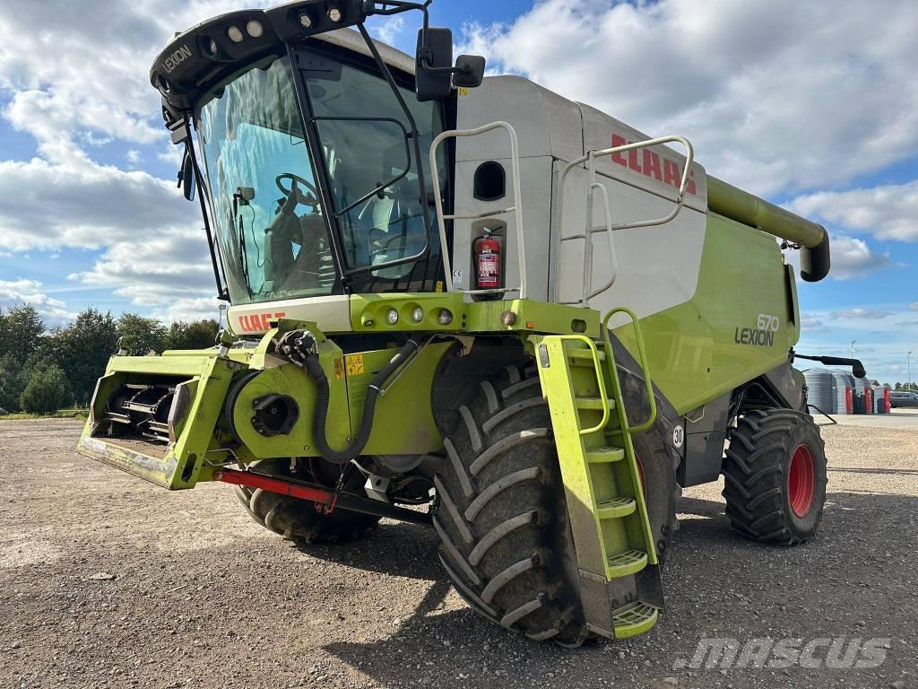 CLAAS Lexion 670 Biçerdöverler