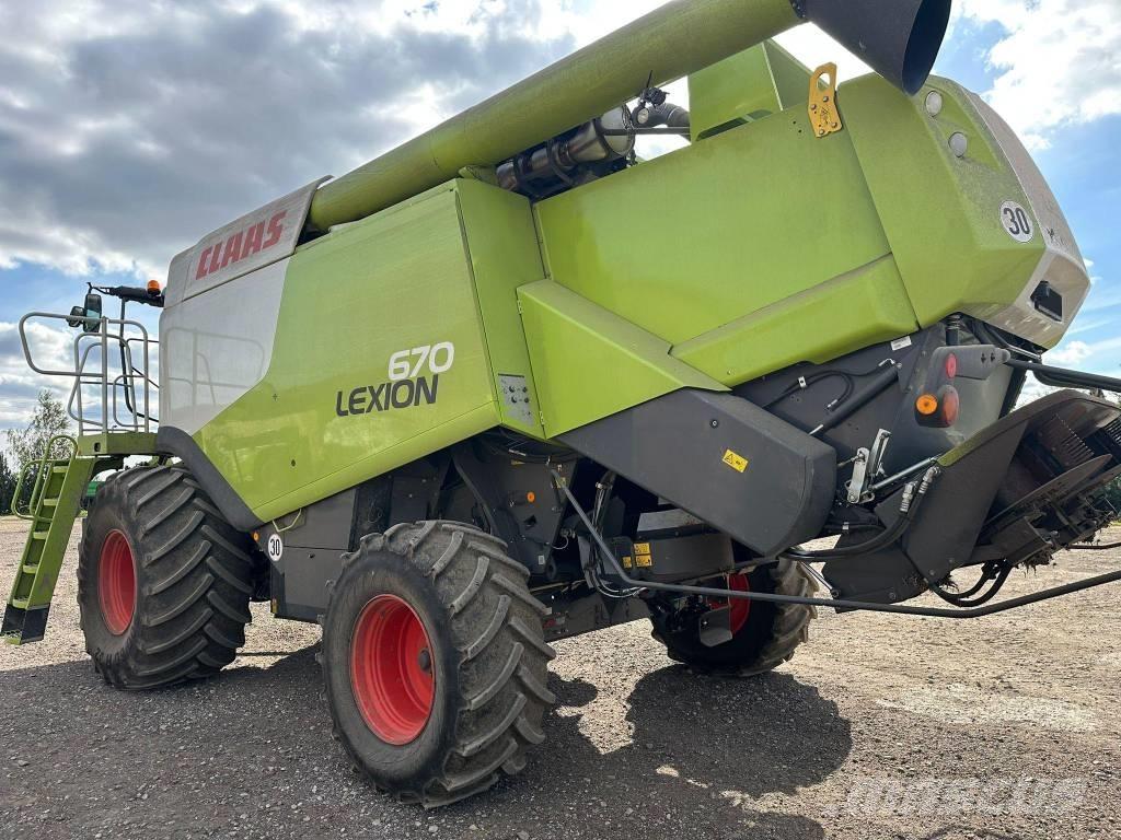 CLAAS Lexion 670 Biçerdöverler