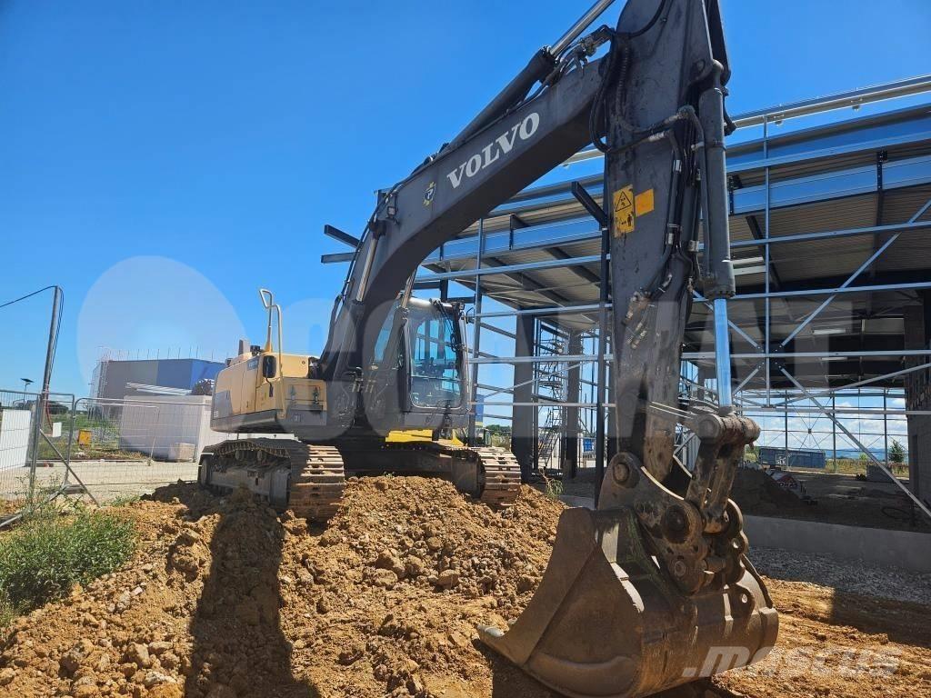 Volvo EC 220 DL Paletli ekskavatörler