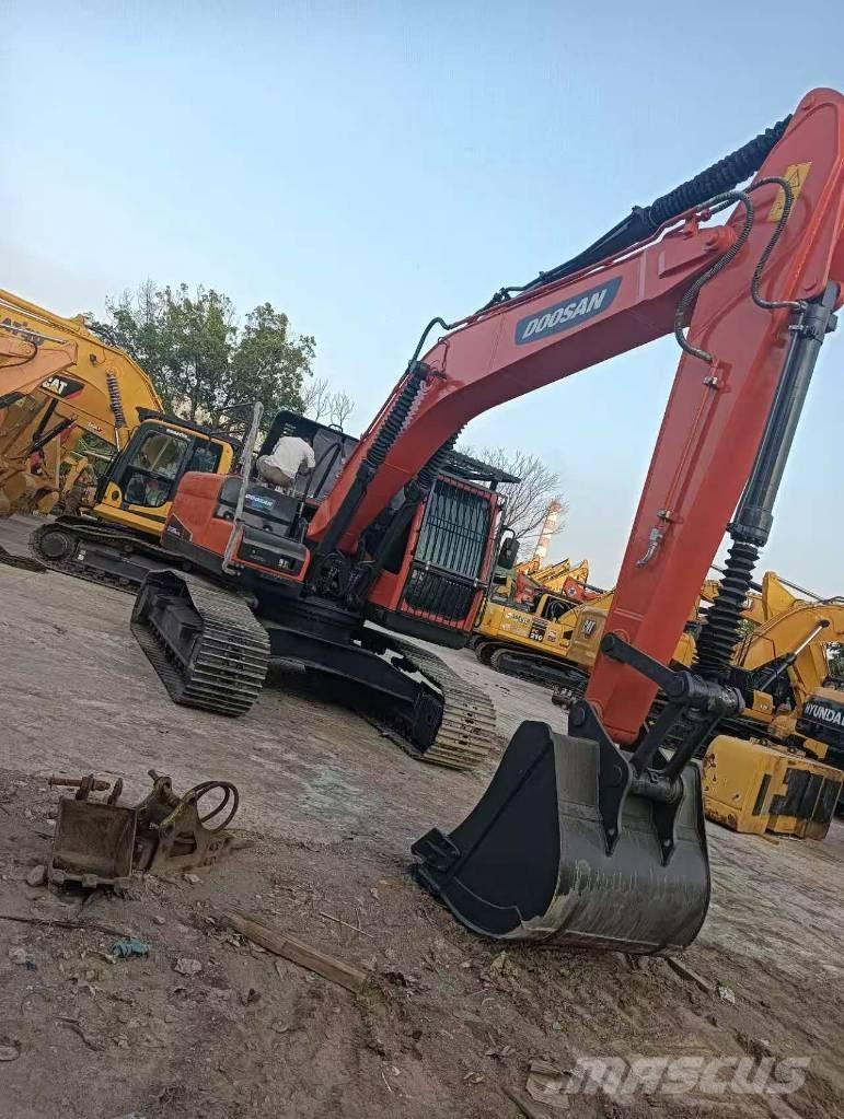 Doosan DX 225LC-9c Paletli ekskavatörler