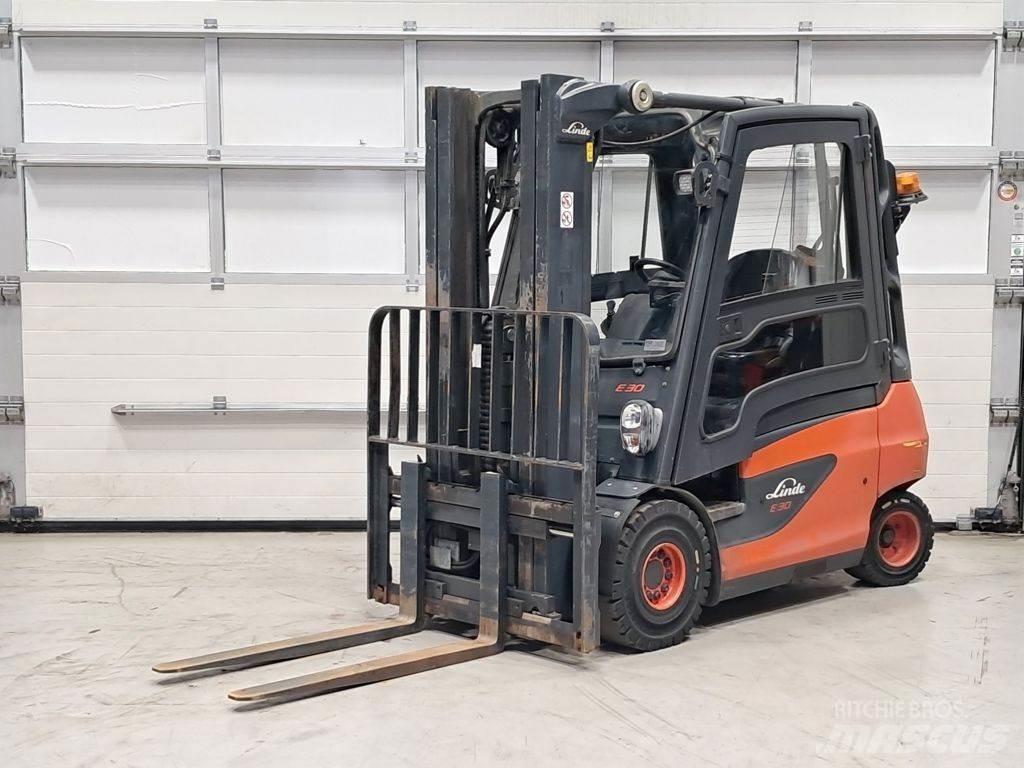 Linde E30-01 Elektrikli forkliftler