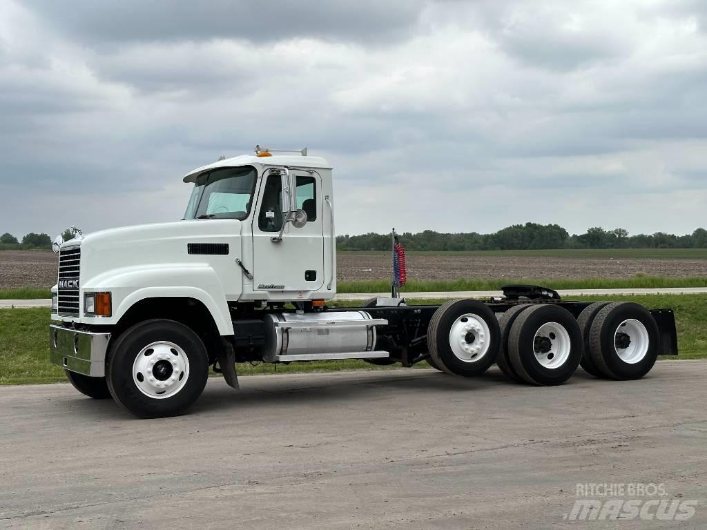 Mack CHN 613 Çekiciler