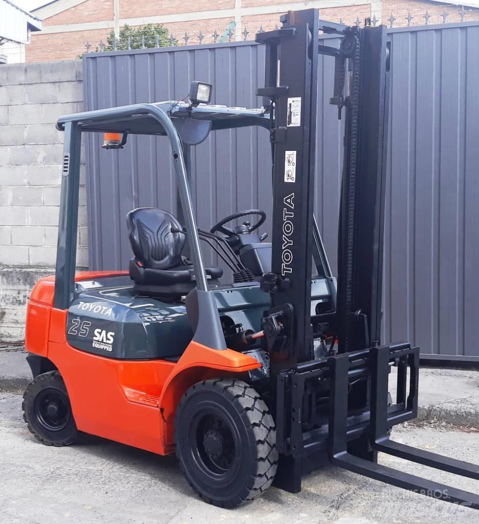 Toyota 02 7 FDF 25 Dizel forkliftler