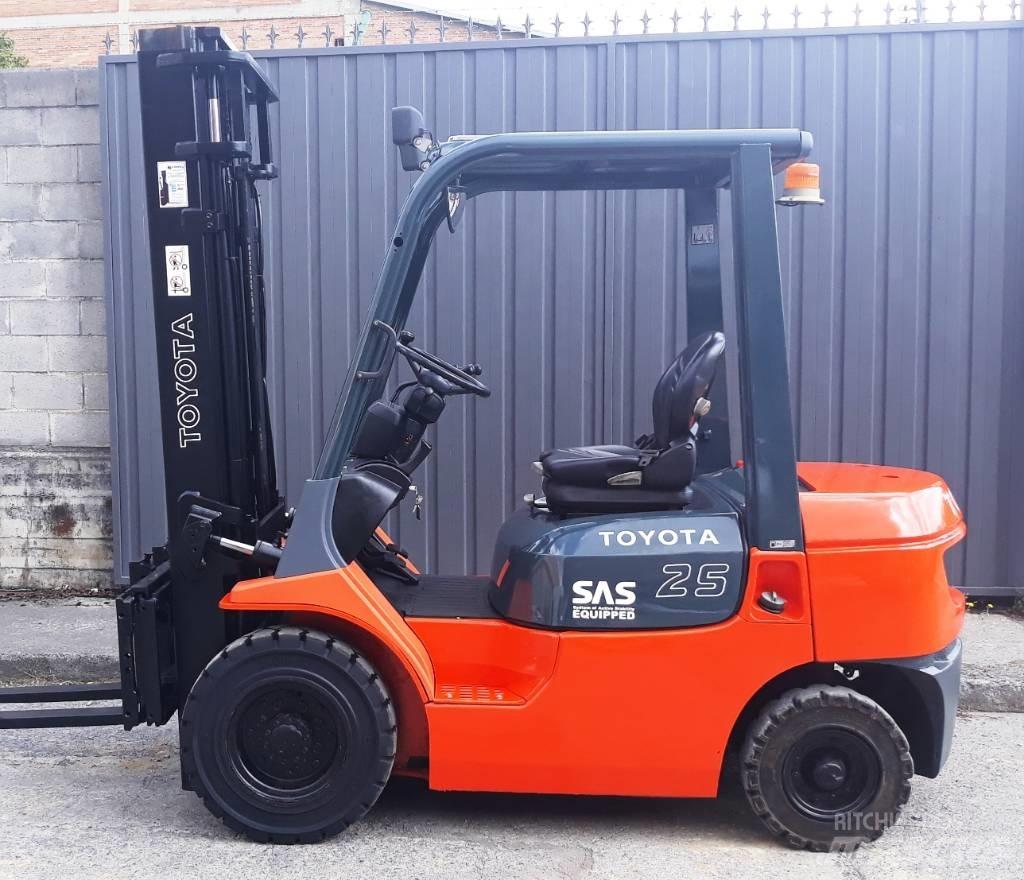 Toyota 02 7 FDF 25 Dizel forkliftler