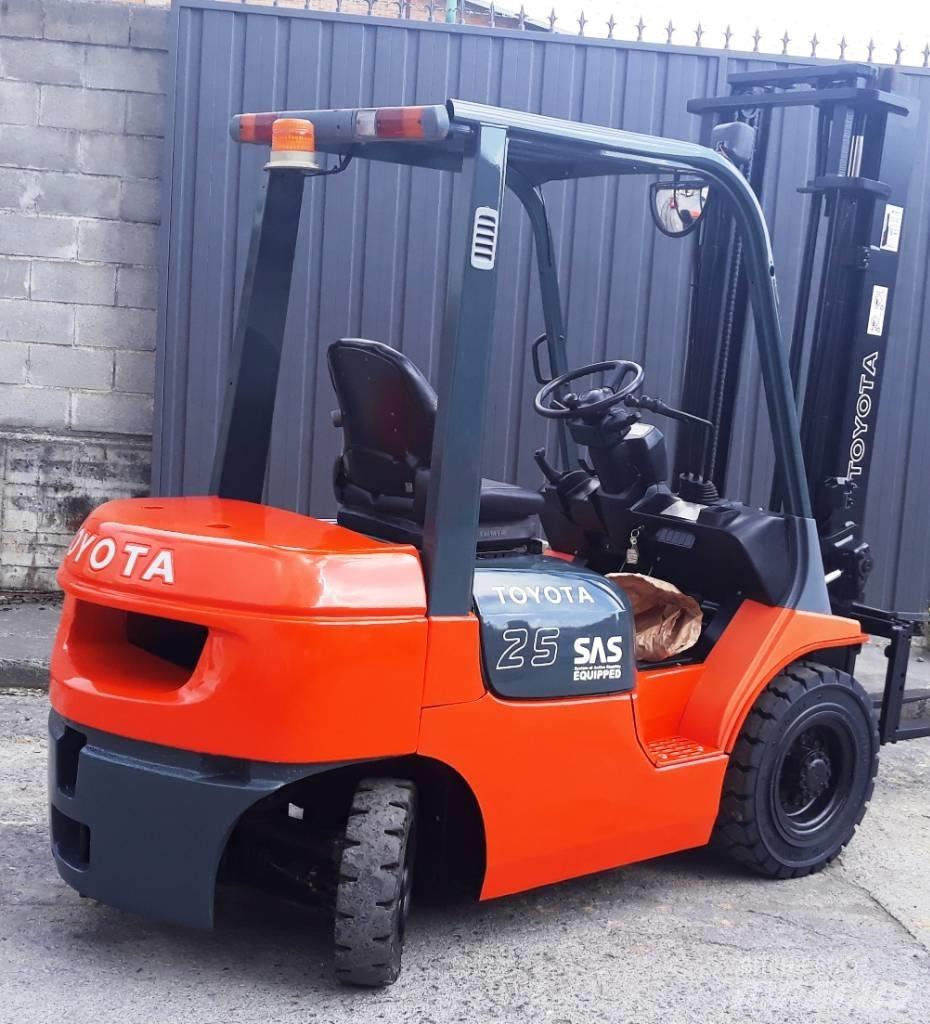 Toyota 02 7 FDF 25 Dizel forkliftler