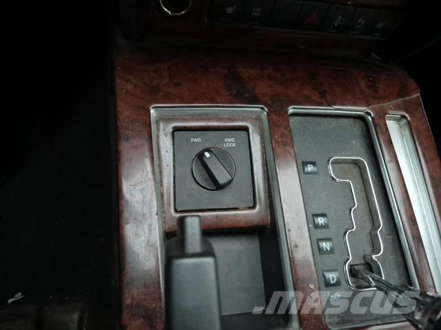 Dodge Nitro Otomobiller