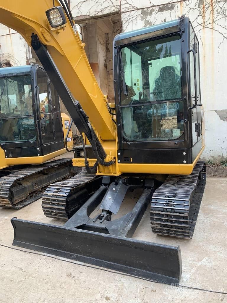 CAT 305.5E2 Paletli ekskavatörler