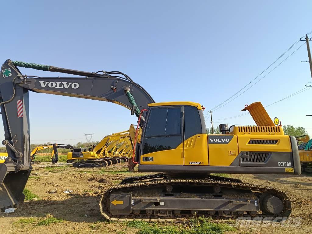 Volvo EC 250 D L Paletli ekskavatörler