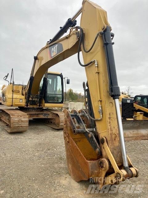CAT 320 D L Paletli ekskavatörler