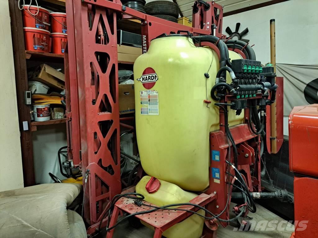 Hardi Master 1200 Monte edilebilir pülverizatörler