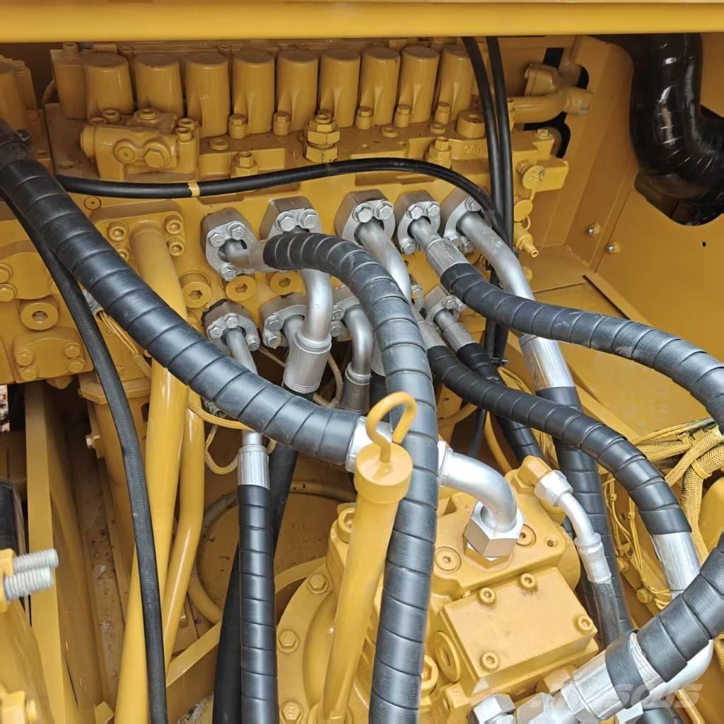 CAT 320 Paletli ekskavatörler