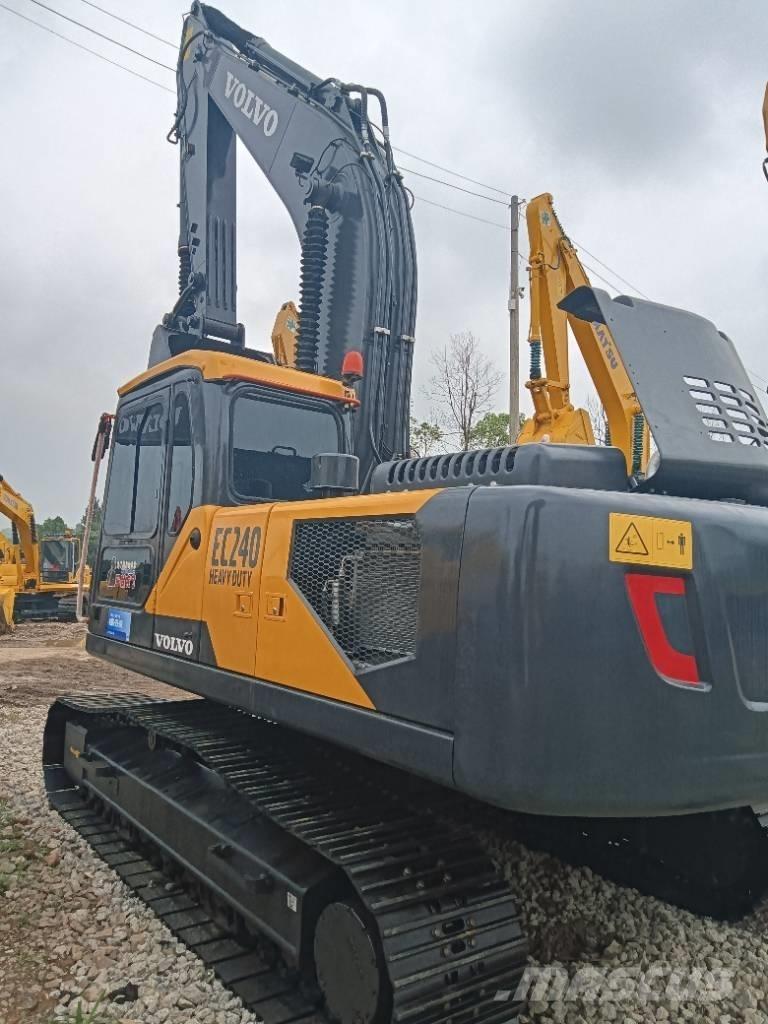 Volvo EC 240 Paletli ekskavatörler