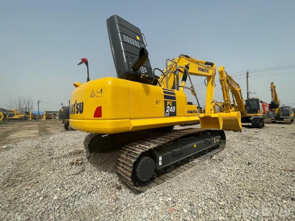 Komatsu PC 240 Paletli ekskavatörler
