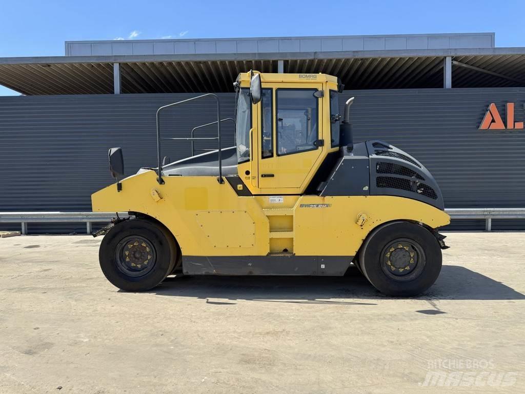 Bomag BW 25 RH Pnömatik lastikli silindirler