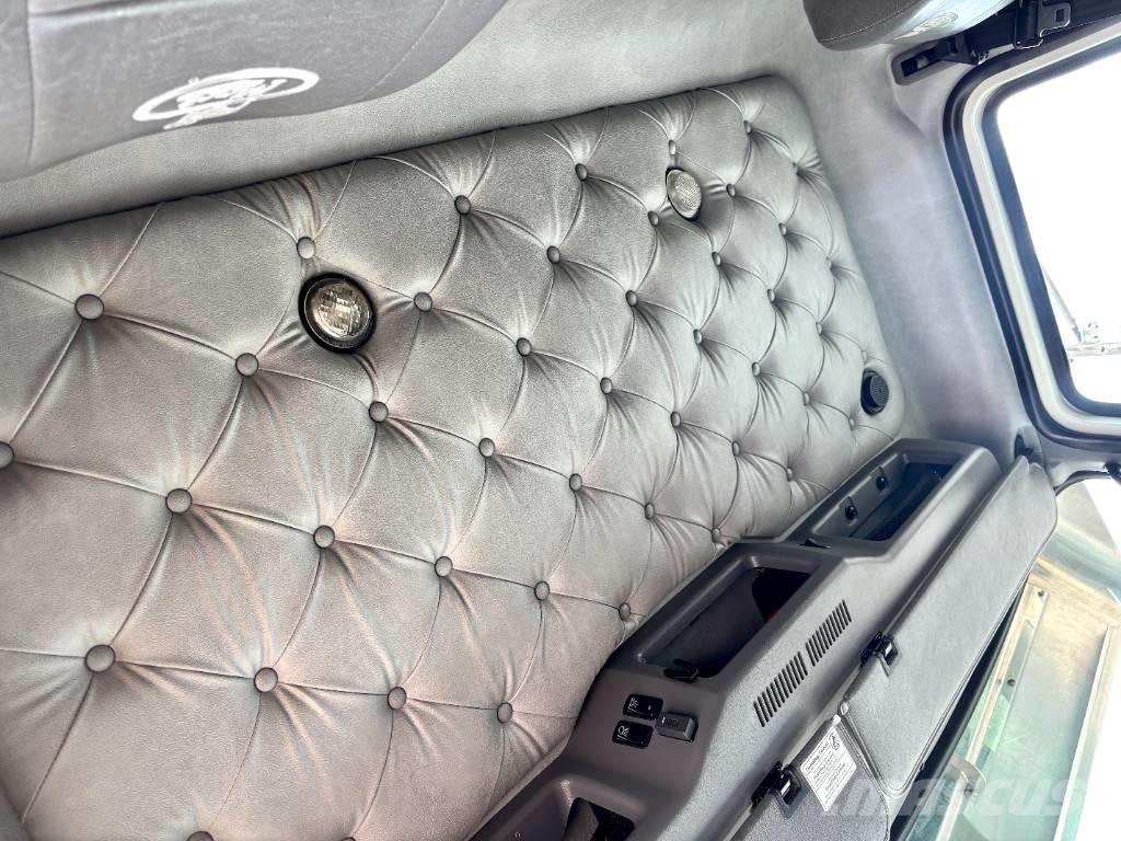 Mack GU713 Çekiciler