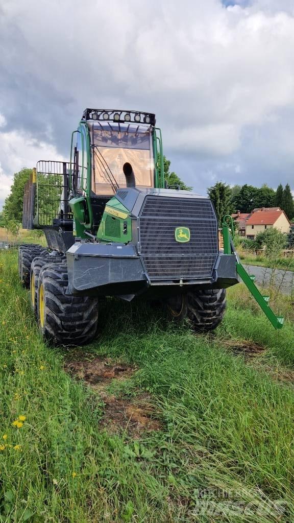 John Deere 1010G Tomruk yükleyici traktörler