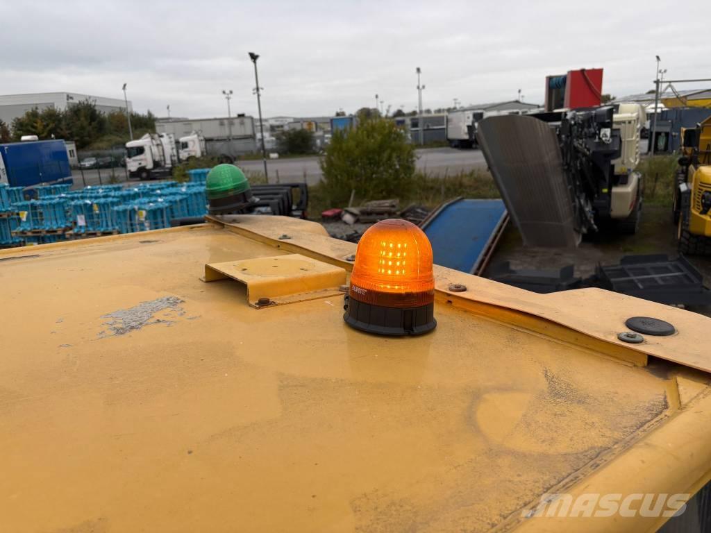 Komatsu HM300-3 Belden kirma kaya kamyonu