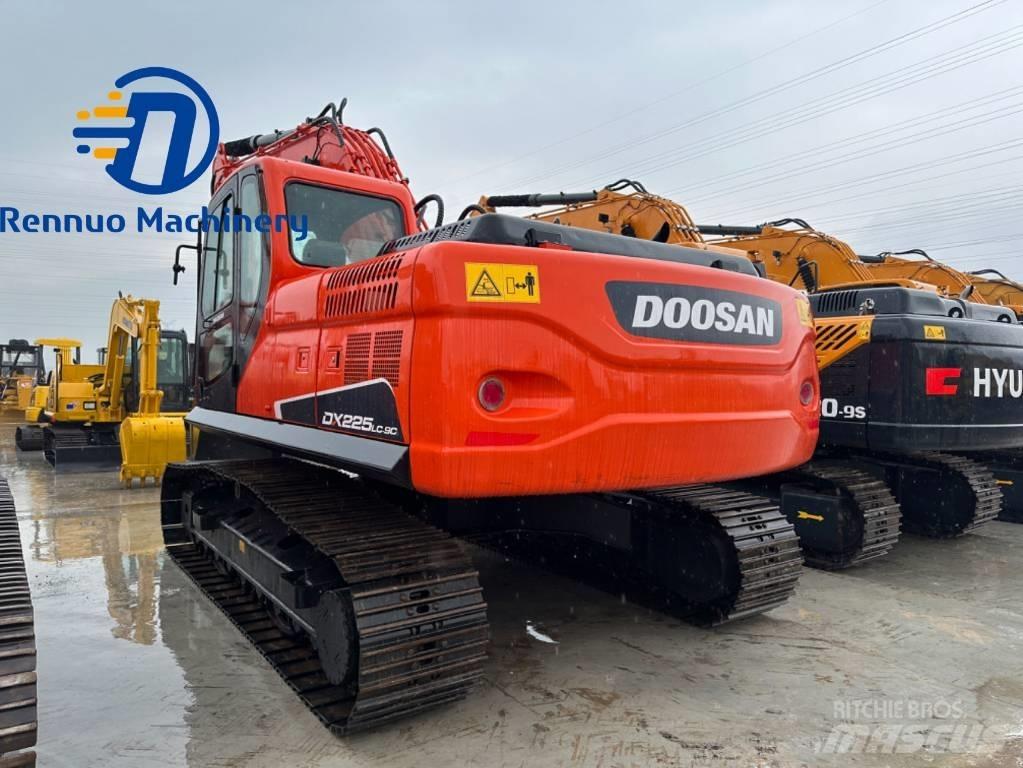 Doosan DX 225 LC-9C Paletli ekskavatörler
