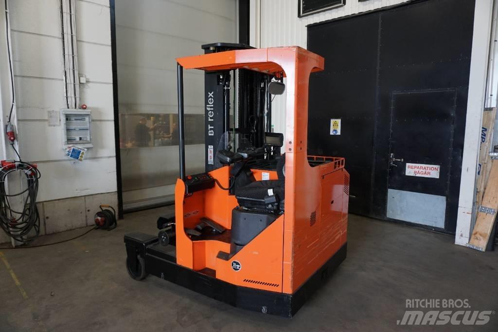 Toyota FRE270 4 yönlü reach truck