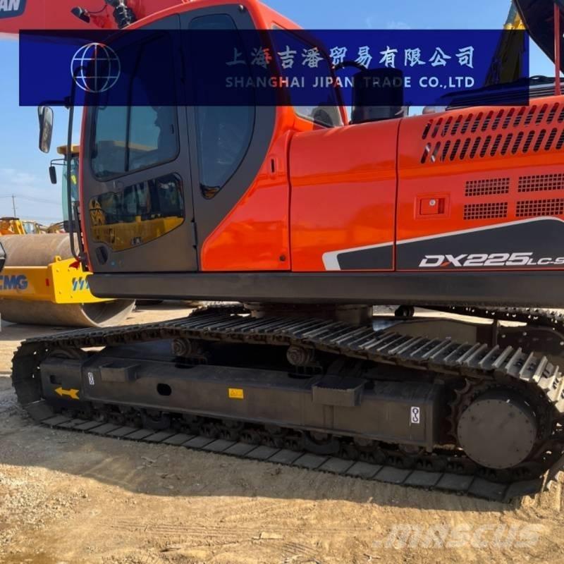 Doosan DX 225 Paletli ekskavatörler
