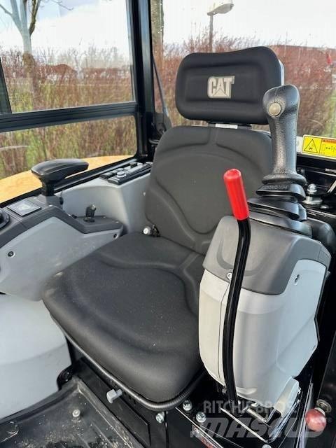 CAT 302.7 D CR Paletli ekskavatörler