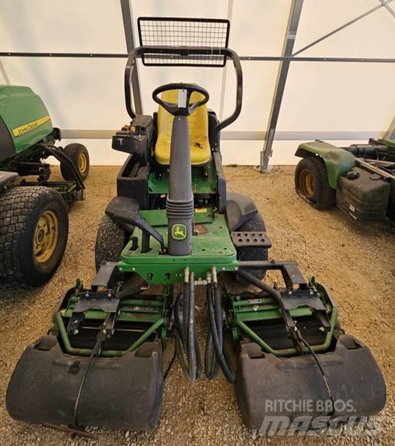 John Deere 2500 A Çim biçme makineleri