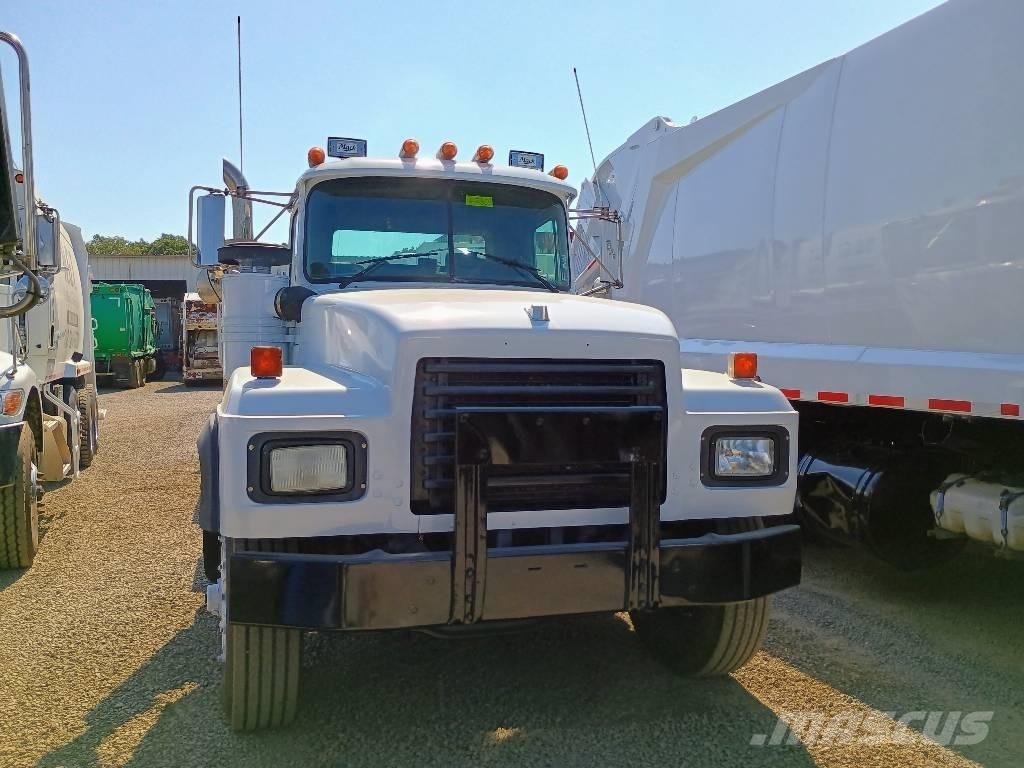 Mack RD 688 S Atik kamyonlari