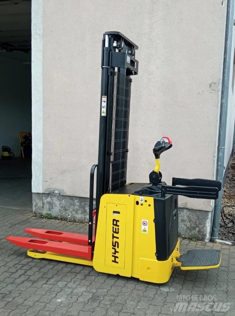 Hyster S1.5S Yaya kumandali istif makinasi