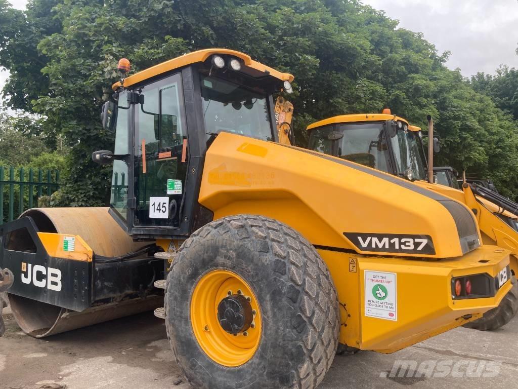 JCB VM137 2015 Tek tamburlu silindirler
