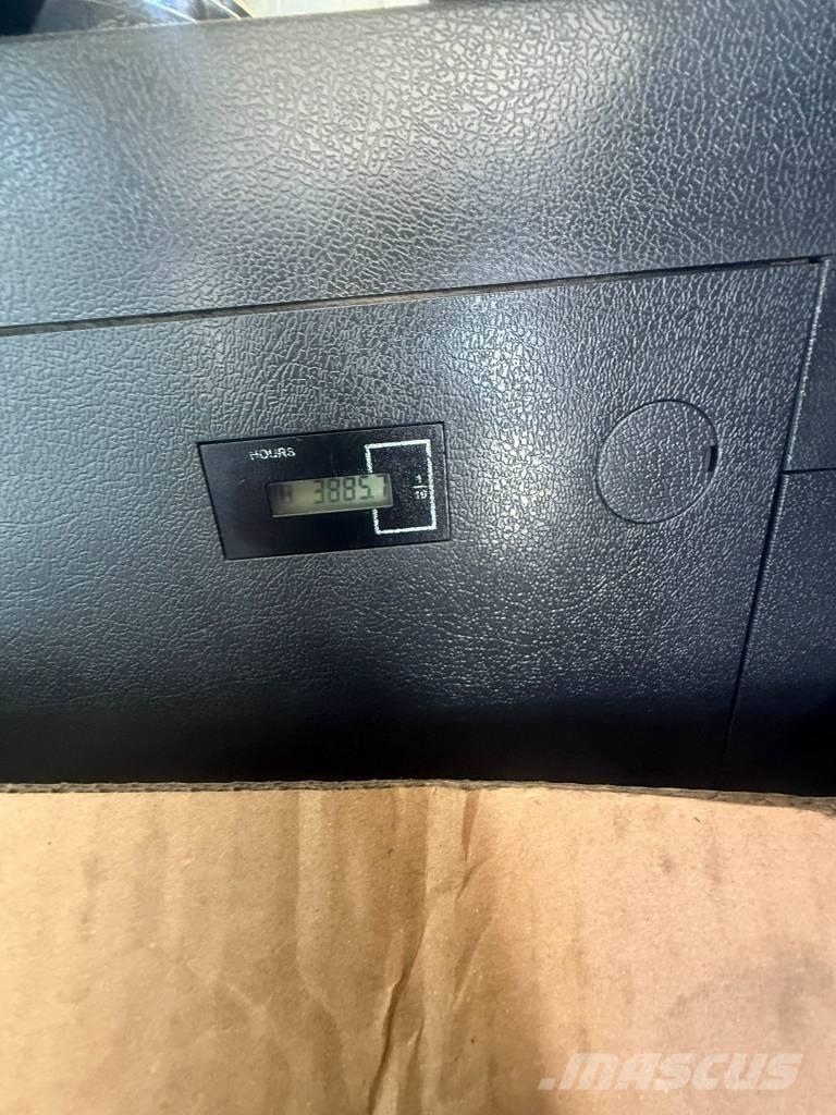 Hyundai HX 160 AL Paletli ekskavatörler