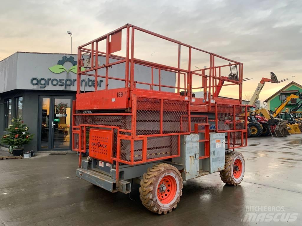 SkyJack SJ 8841 Makasli platformlar