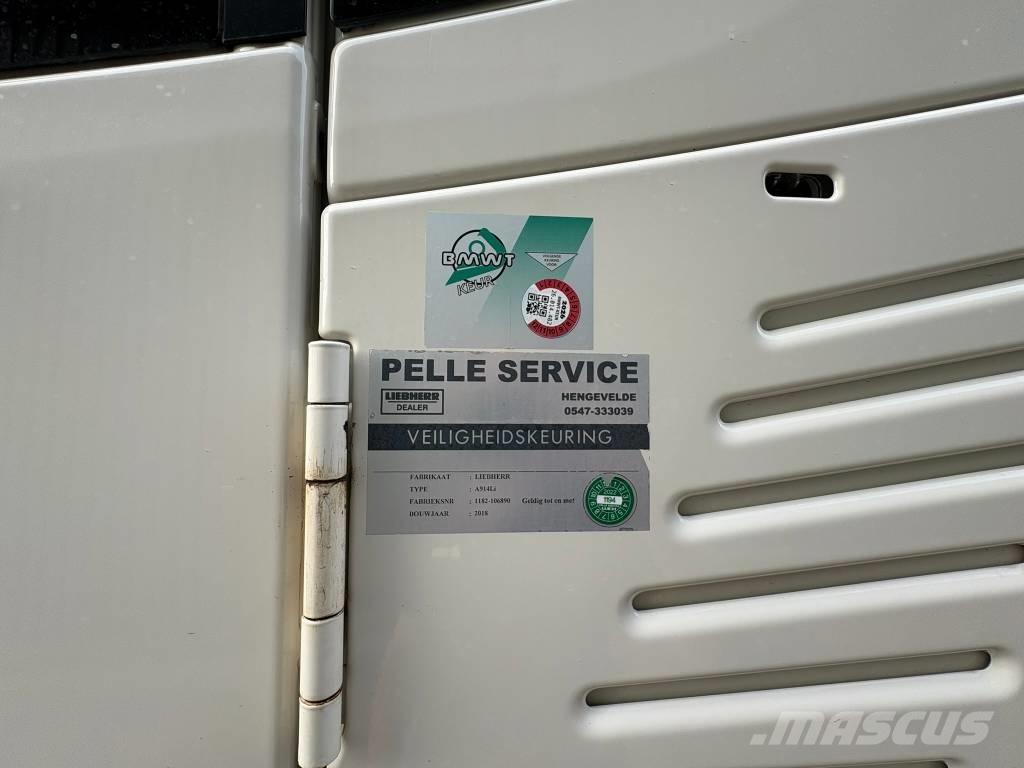 Liebherr A914 Lastik tekerli ekskavatörler