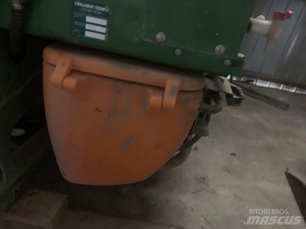 Amazone UF 1501 Monte edilebilir pülverizatörler