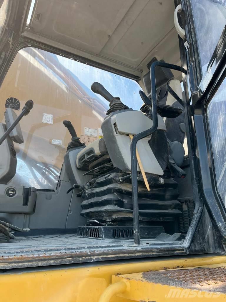 CAT 374 F Paletli ekskavatörler