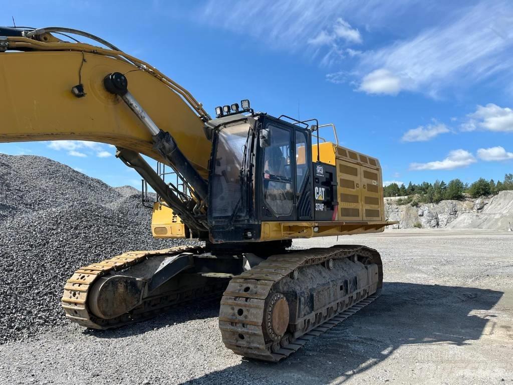 CAT 374 F Paletli ekskavatörler