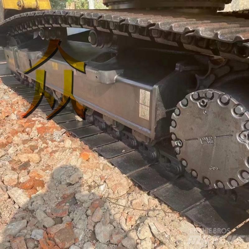 Komatsu PC 200 Paletli ekskavatörler