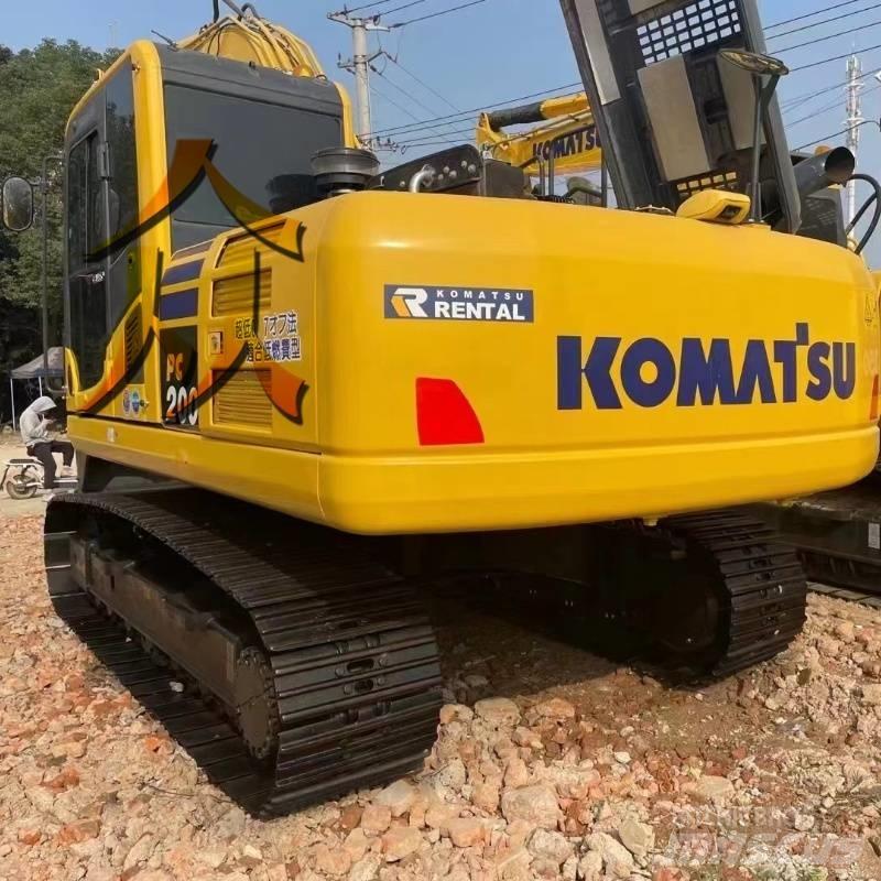 Komatsu PC 200 Paletli ekskavatörler