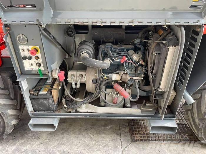 SkyJack SJ6832RT Makasli platformlar