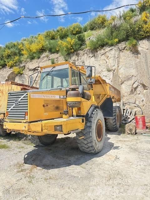 Volvo A 25 C Belden kirma kaya kamyonu