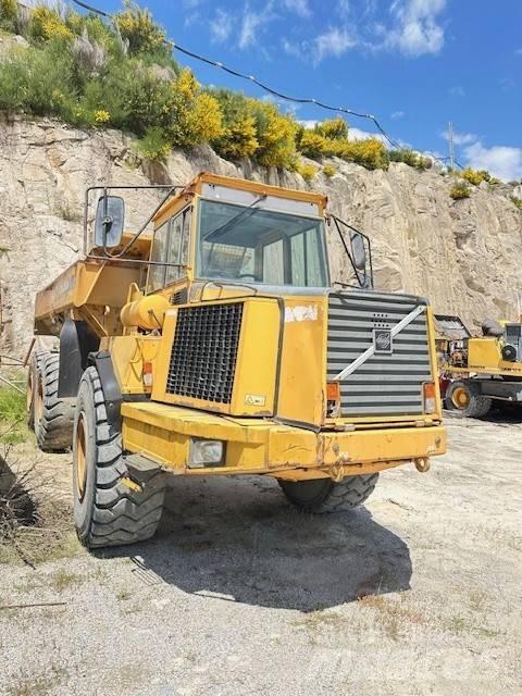 Volvo A 25 C Belden kirma kaya kamyonu