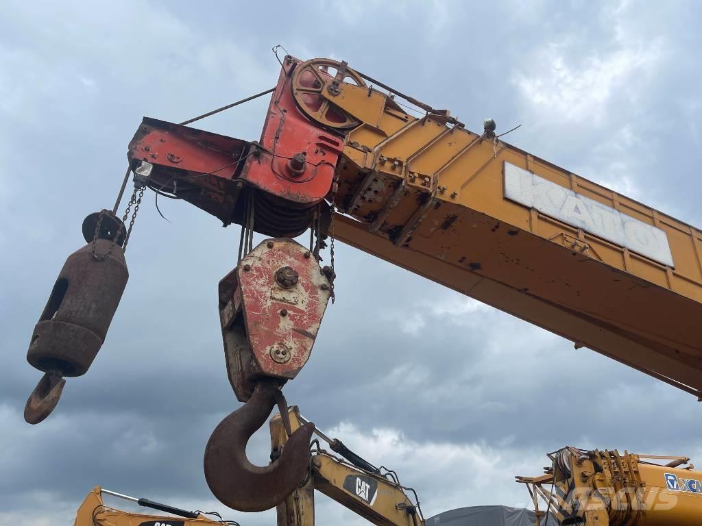 Kato NK 500 Yol-Arazi Tipi Vinçler (AT)