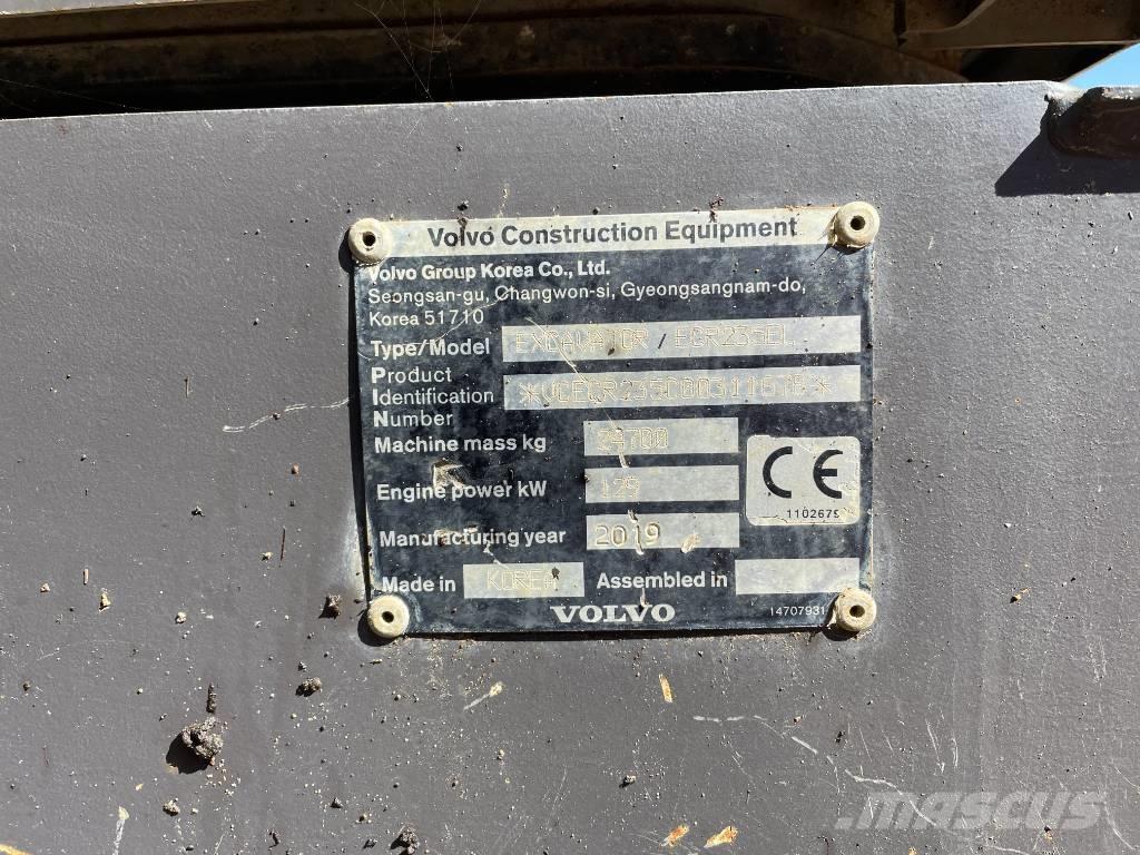 Volvo ECR 235 Paletli ekskavatörler