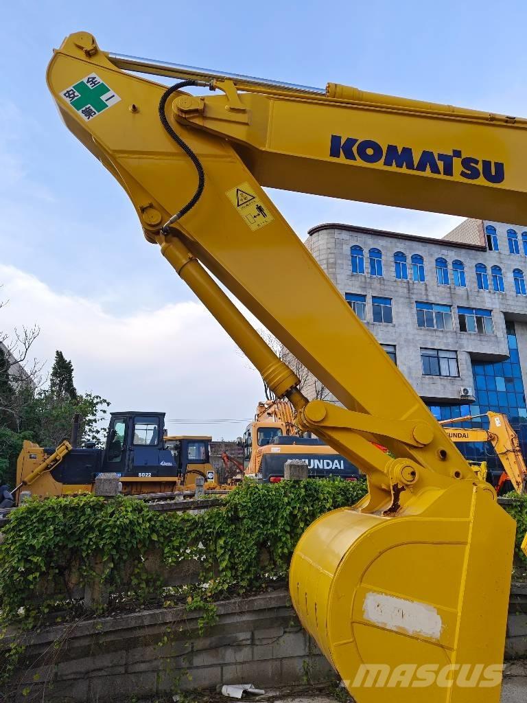 Komatsu PC 220-7 Paletli ekskavatörler