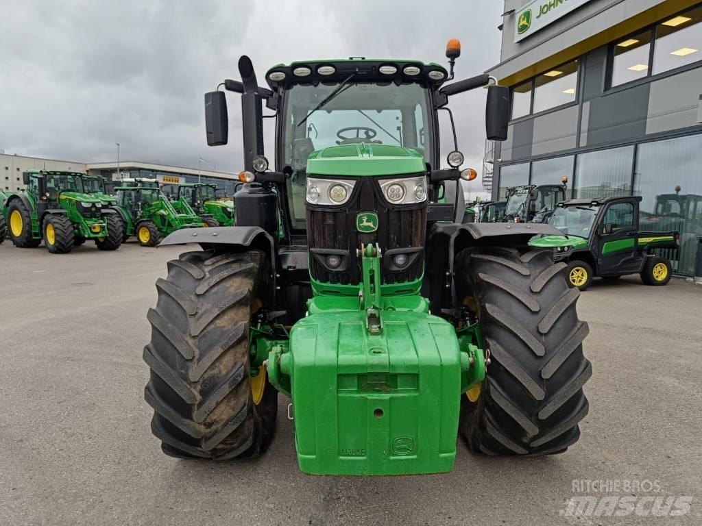 John Deere 6215 R Traktörler