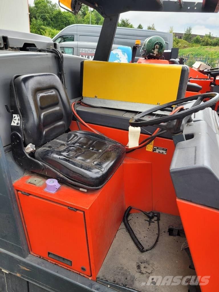 Hako 1500 B Kombine süpürücü-temizleyiciler
