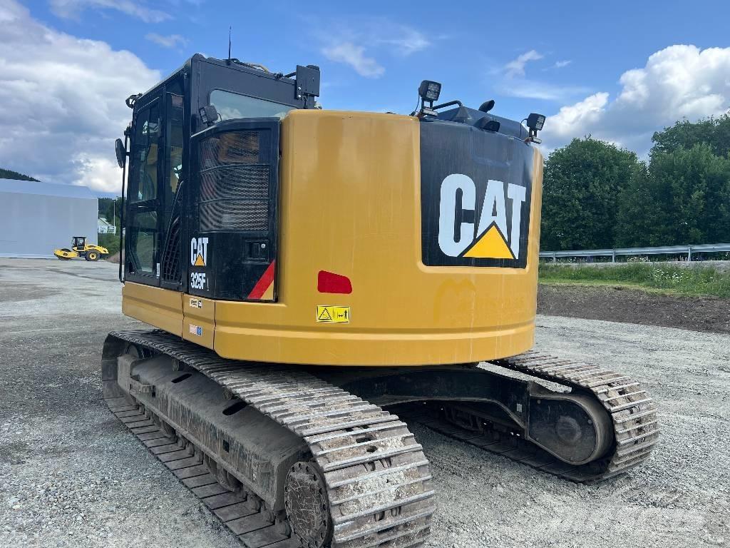 CAT 325 FL CR Paletli ekskavatörler