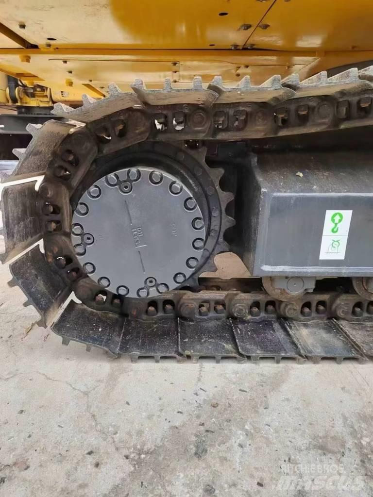 Komatsu PC 200-8 Paletli ekskavatörler