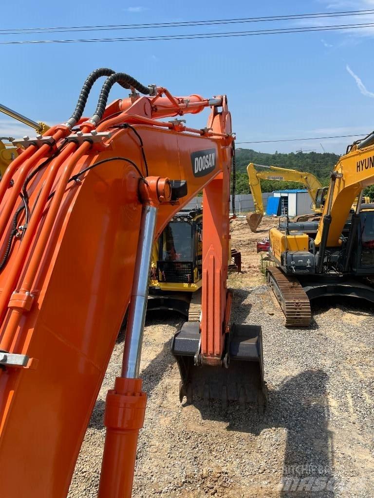 Doosan DX 260 Paletli ekskavatörler