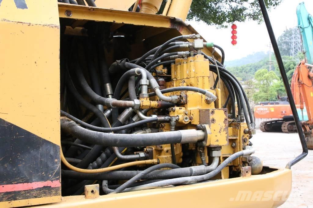 CAT 320BU Paletli ekskavatörler