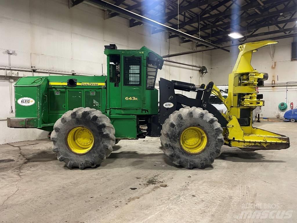 John Deere 643 K Ağaç kesici istifleyiciler
